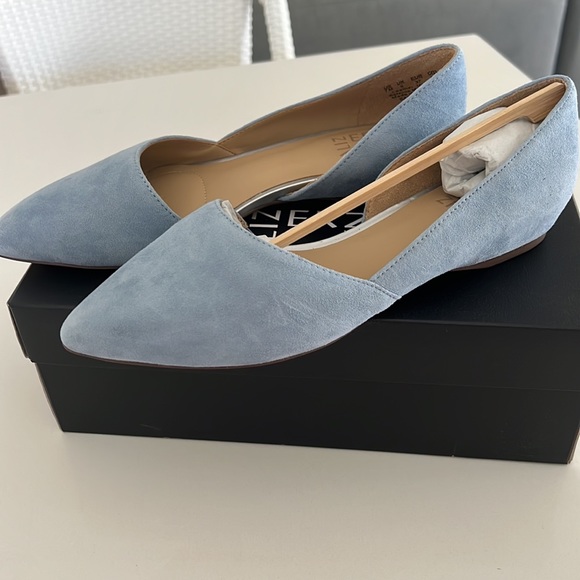 new size 7 - Picture 2 of 2